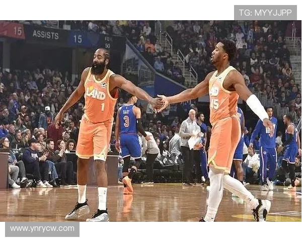 哈登轻松砍下20分4助助力球队大胜尼克斯享受高效比赛生活