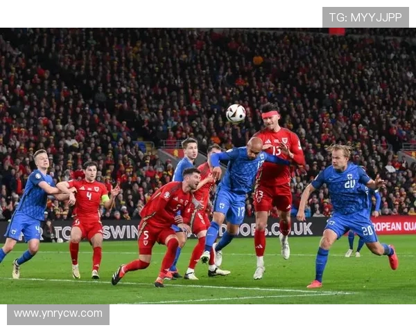 曼联发布英超对水晶宫海报舍什科连续替补进球引关注